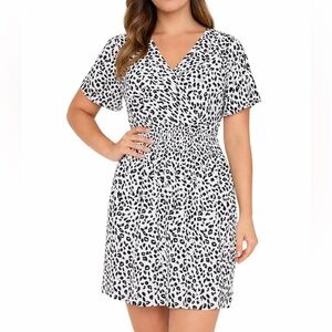 Mirol White & Black Print Dress Small NWT Short Sleeve Smocked Waist